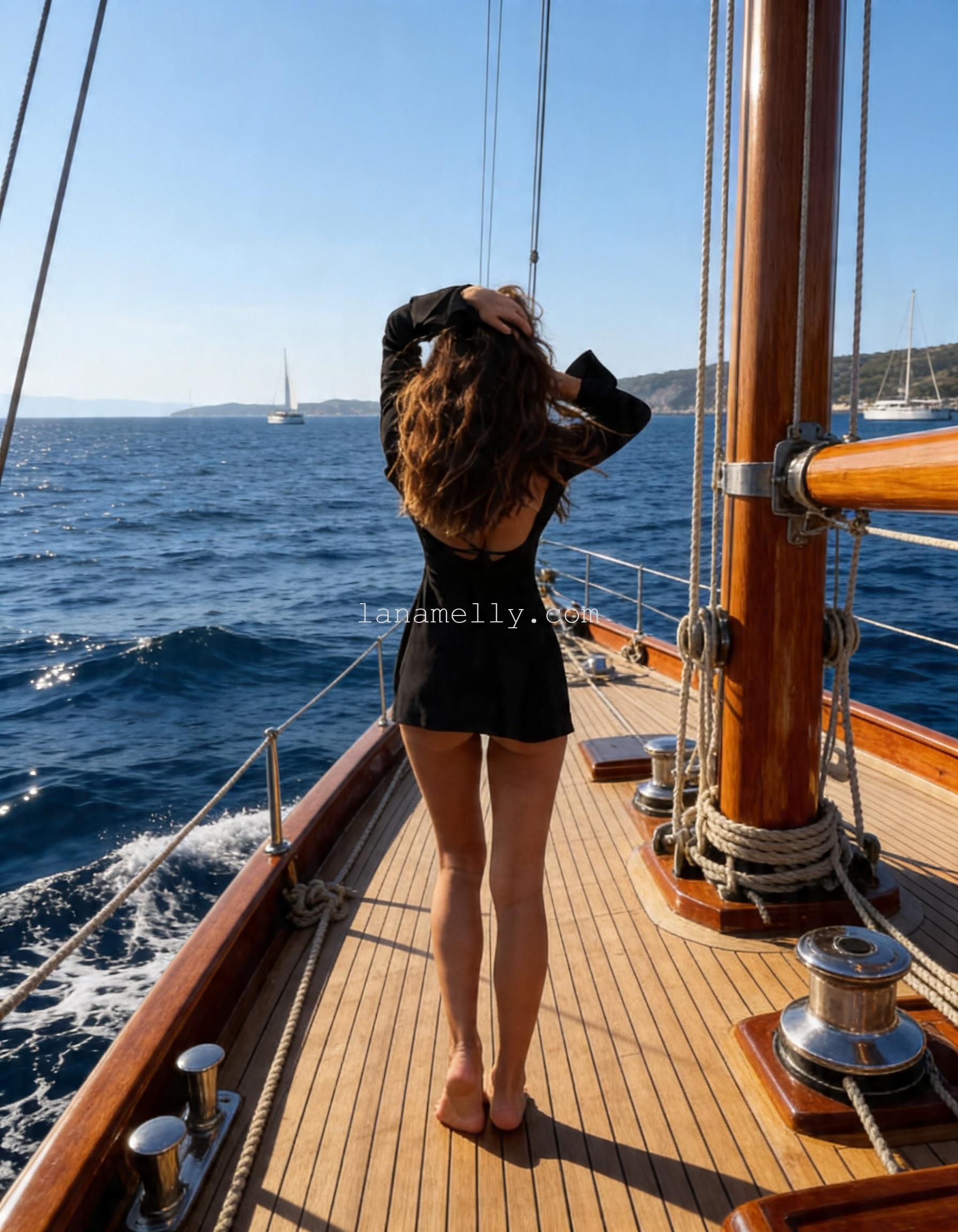 Sexy Yacht Girl – Luxury Summer Vibe and Ocean Aesthetic